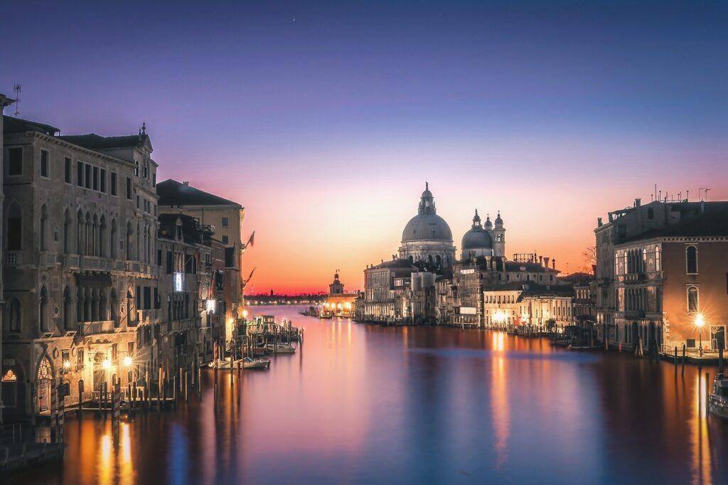 Venice Shopping Guide - ITALY TRAVEL 101